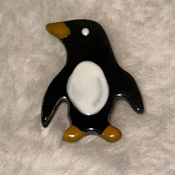 Vintage Penguin Brooch! - Picture 1 of 4